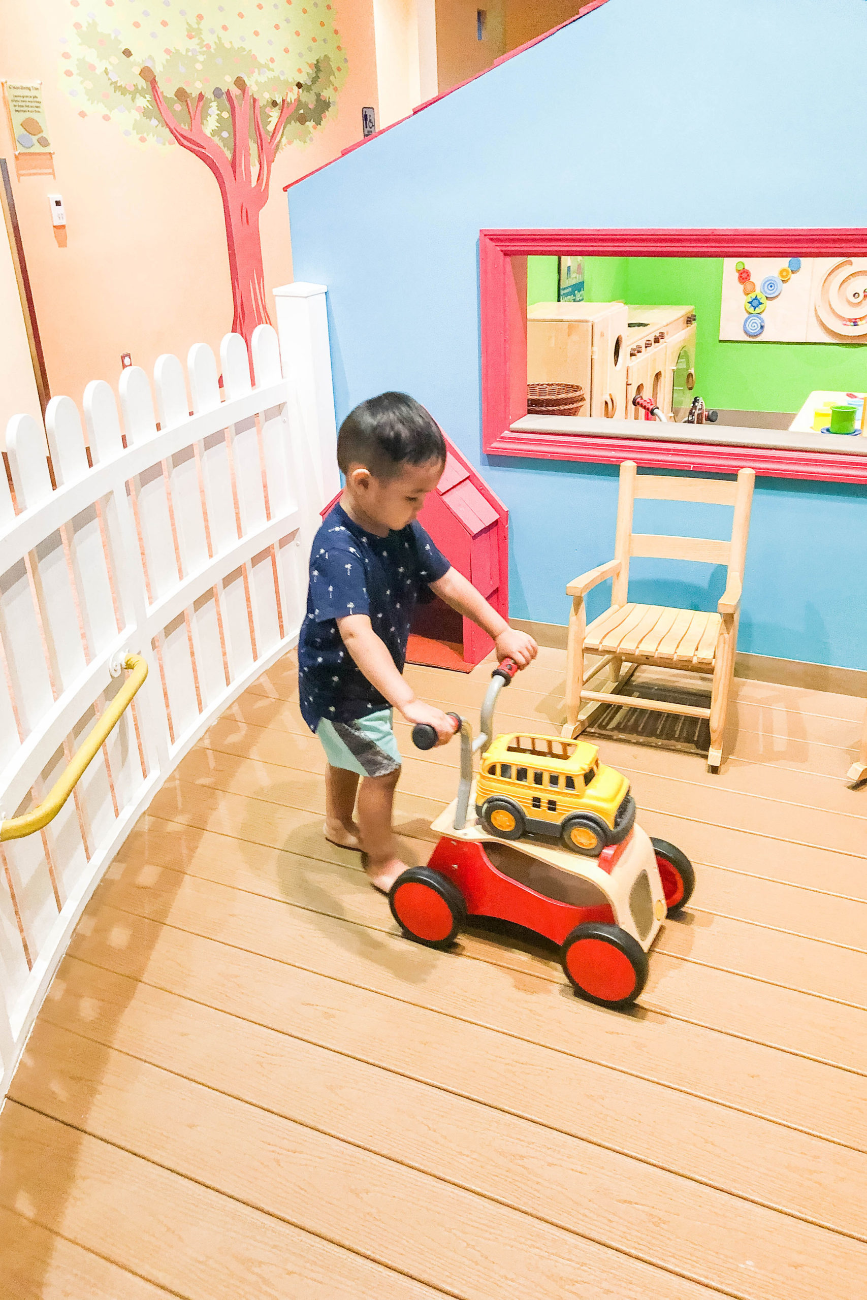 The CMON Childrens Museum in Naples, Florida should be your next adventure! Full of fun activities made for learning and exploring, your little ones will surely love it. #naplesflorida