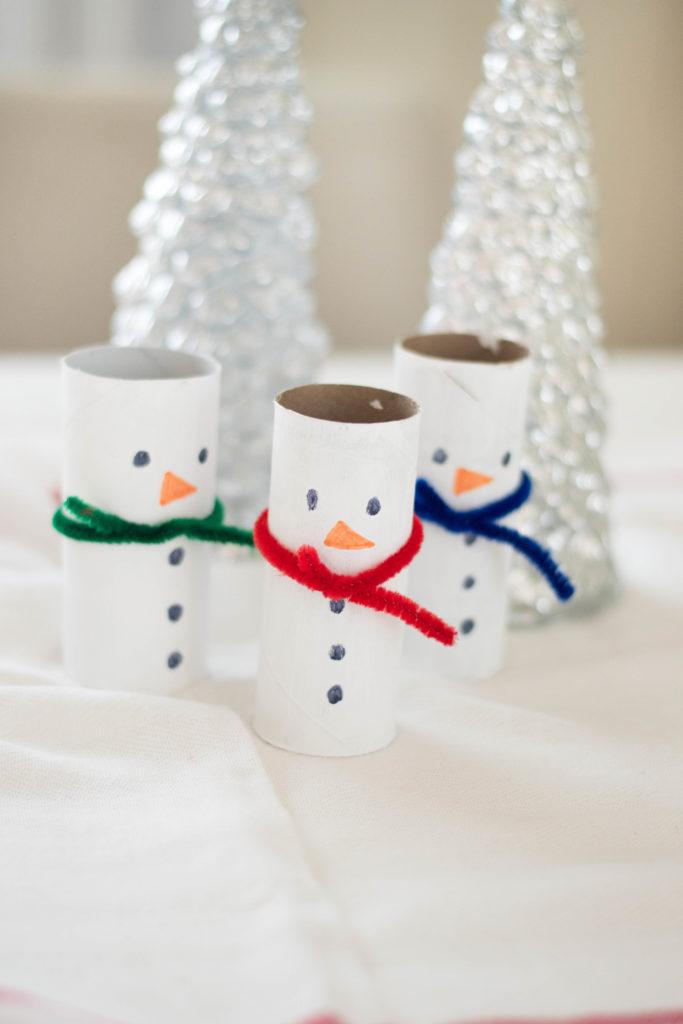 There’s SNOW-thing as cute as this toilet paper roll craft for Christmas! Check out our latest kid-friendly, holiday-inspired DIY!