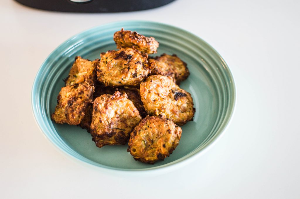 Longing to get more veggies on your kids' plate? Check out these easy air fryer zucchini fritters!