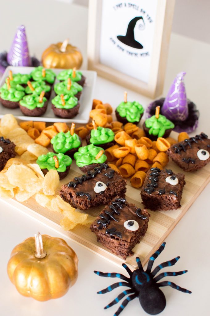 We’ve got the best ideas for your next Hocus Pocus-themed party! One might even say they’re WITCH-tastic! Plus, they’re not only good for Hocus Pocus fans, but our themed desserts would be amazing for your next Halloween party, too!