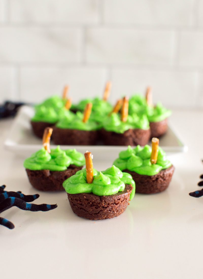 These Halloween brownies are no trick! When it comes to throwing spooky celebrations, these witch cauldron brownies are an excellent addition to your Halloween sweet table. The best part? They only take minutes to whip-up!