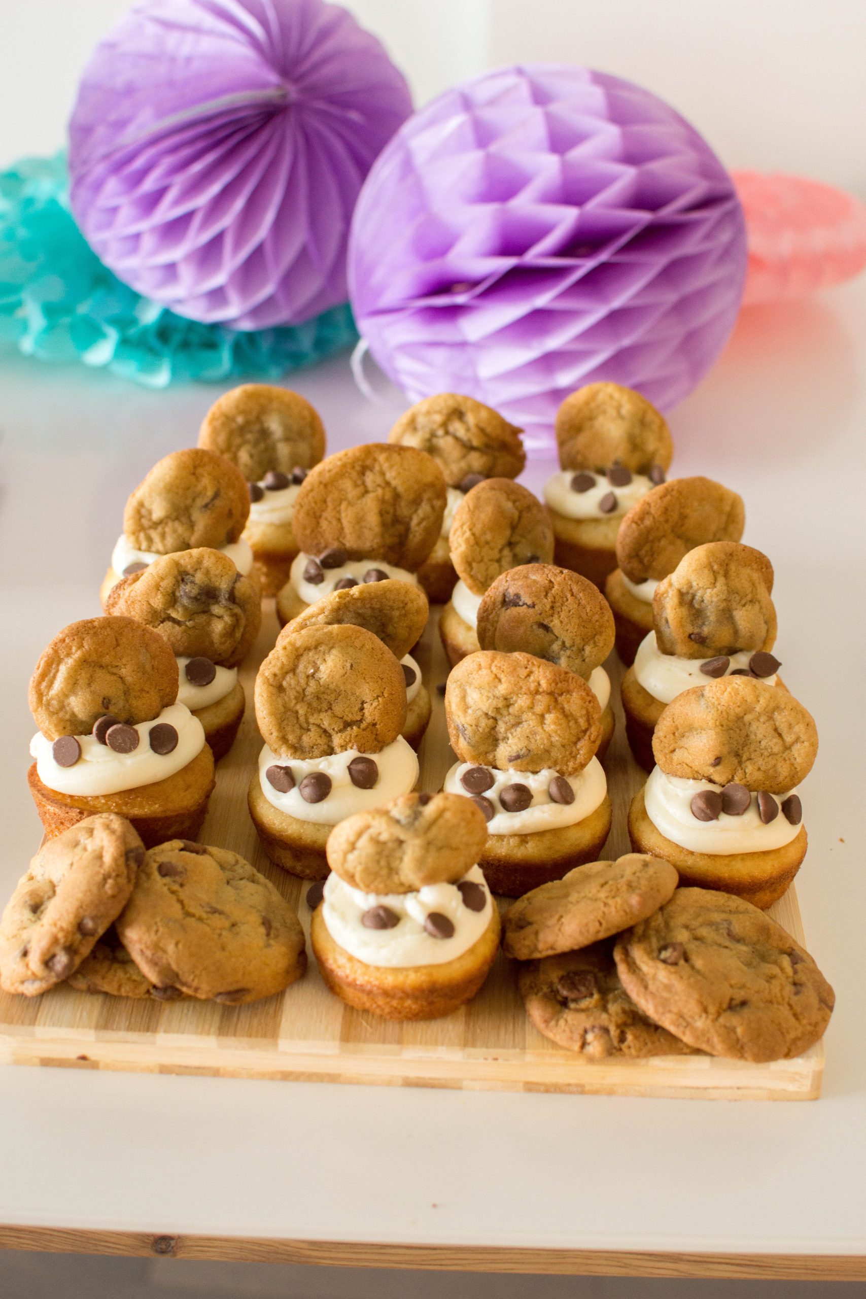 Ever heard of a cookie party? Prepare your sweet tooth – because it’s got TONS of cookies coming its way! Our recent cookie-themed party was definitely worth celebrating, and today we’re showing you how to throw one!